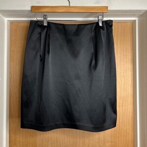 Alex Evenings Women’s Black Satin Pencil Skirt - Two Front Pockets Size:8Petite